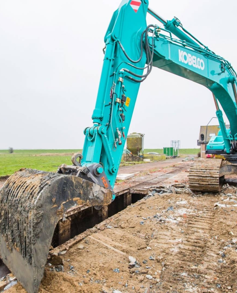 Kobelco SK300