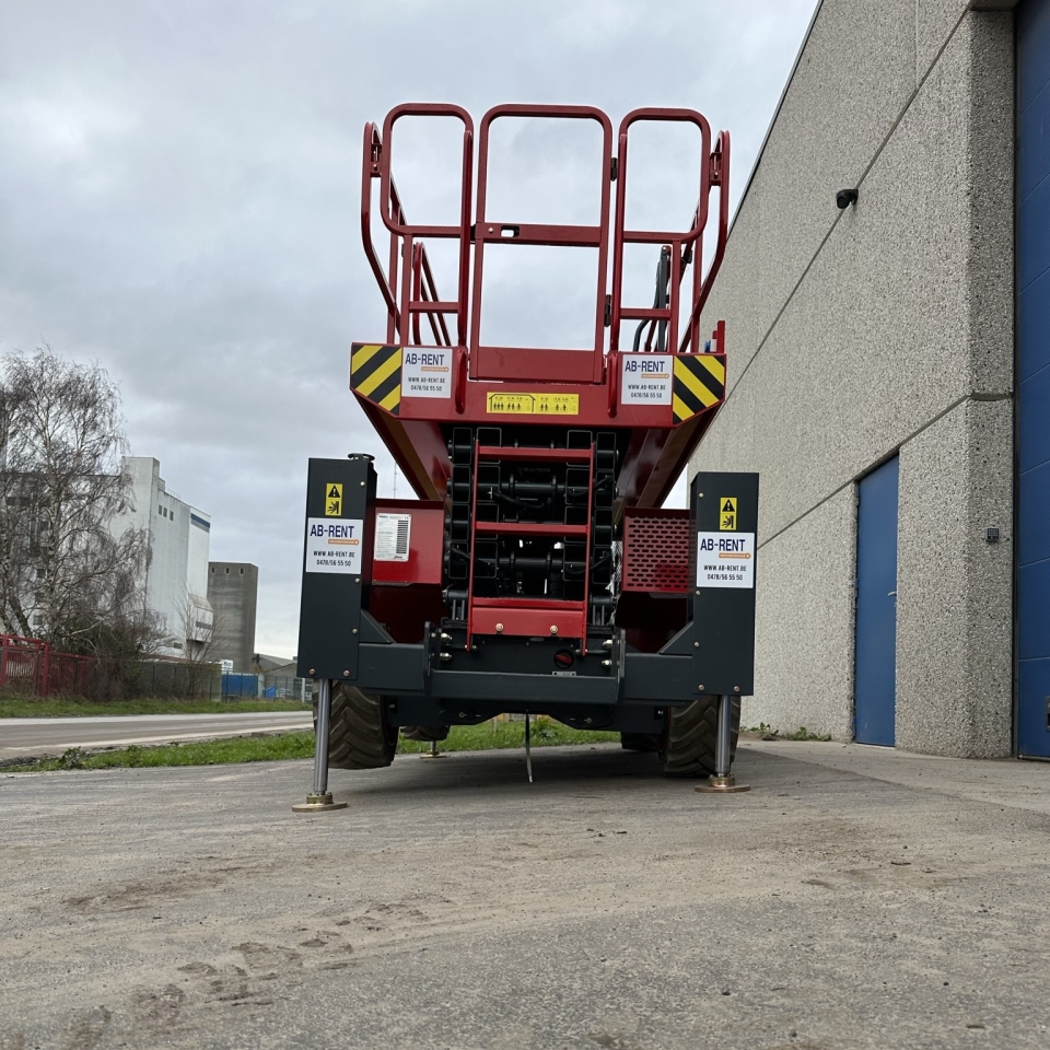 Schaarlift 14m 4x4