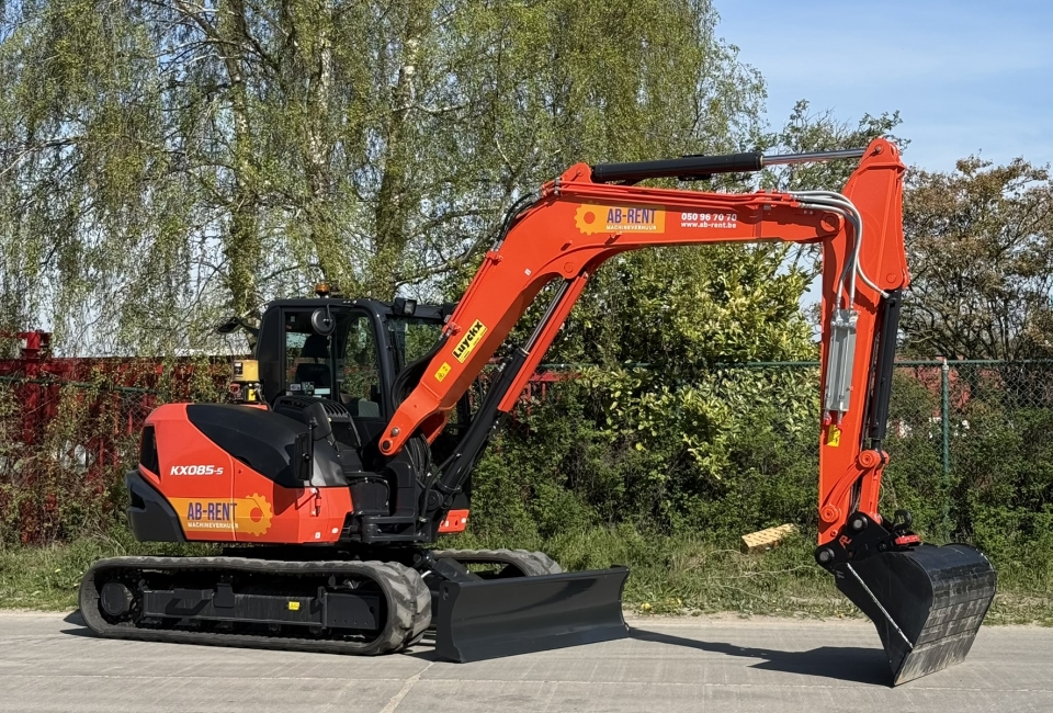 Graafmachine 8ton swing boom