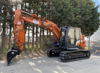 Hitachi zx135